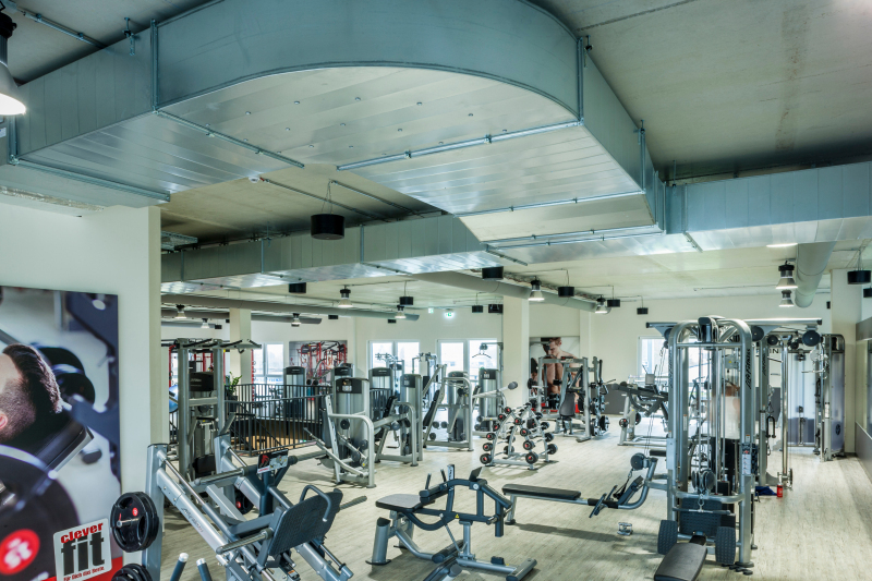 Fitnesz termek hatékony klimatizációjához elengedhetetlen egy jól átgondolt koncepció, amely magába foglalja a szellőztetést, a hűtést és a levegő szűrését.